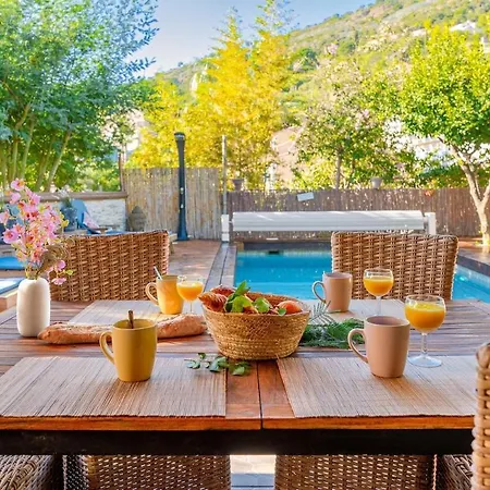 Maison Piscine Chauffée Privée A 200 Mn De La Casa vacanze Le Rayol-Canadel-sur-Mer